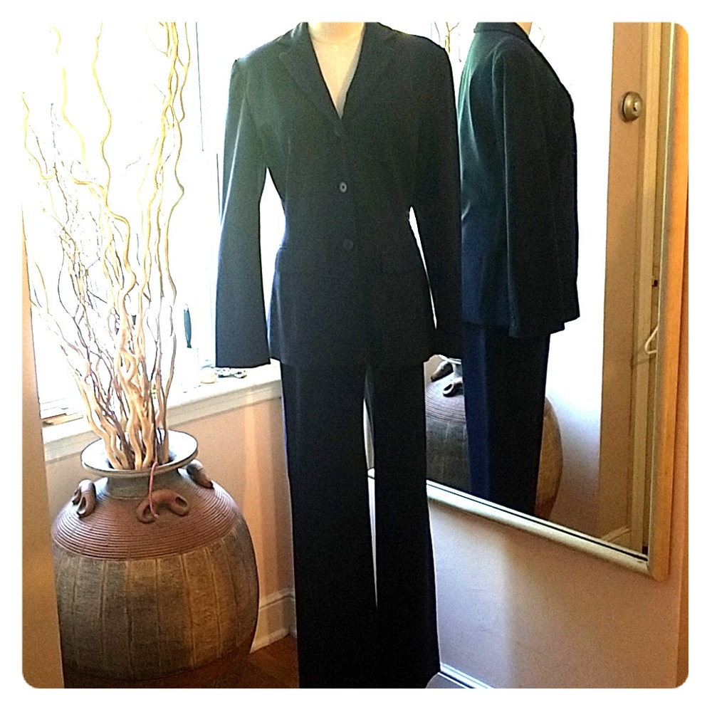 Navy blue 2 piece suit